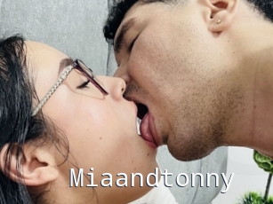 Miaandtonny